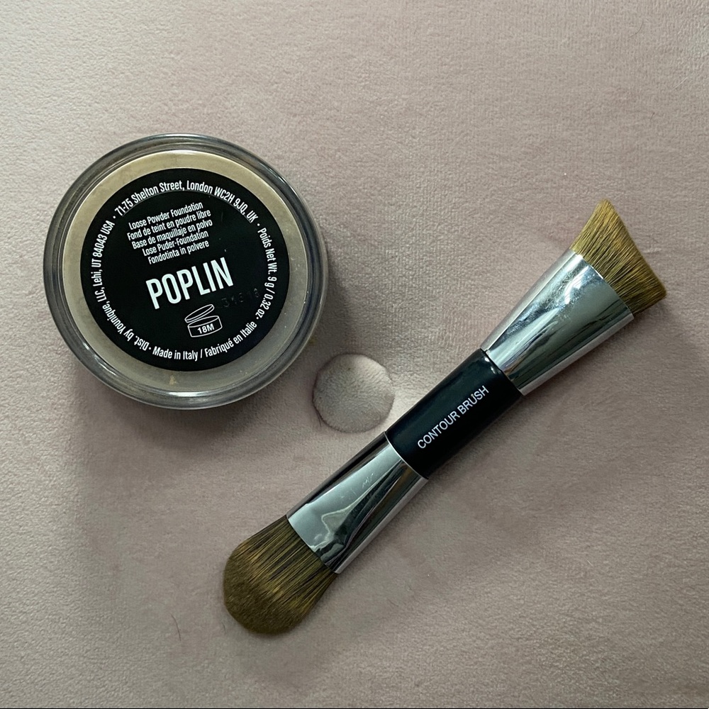 Younique Loose Powder Foundation and Contour Brush